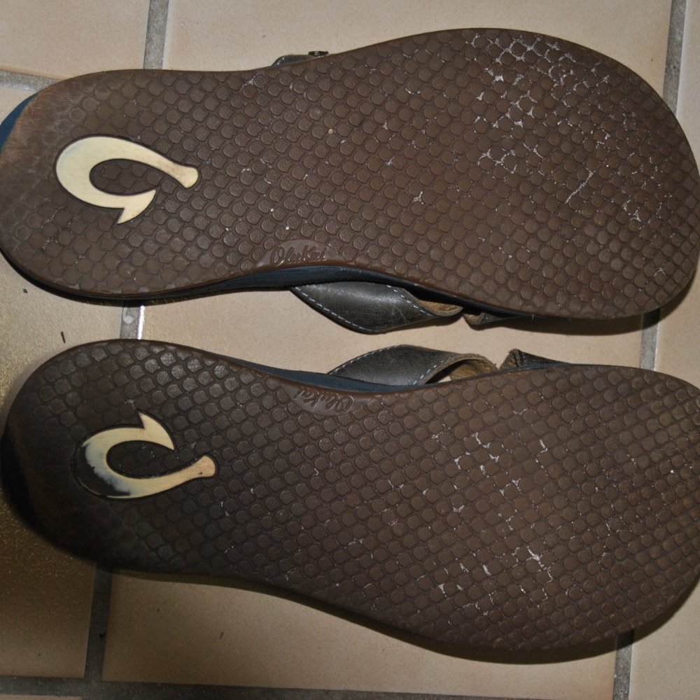 OluKai Paniolo Sandals; Women's; Black - Picture 2 of 3